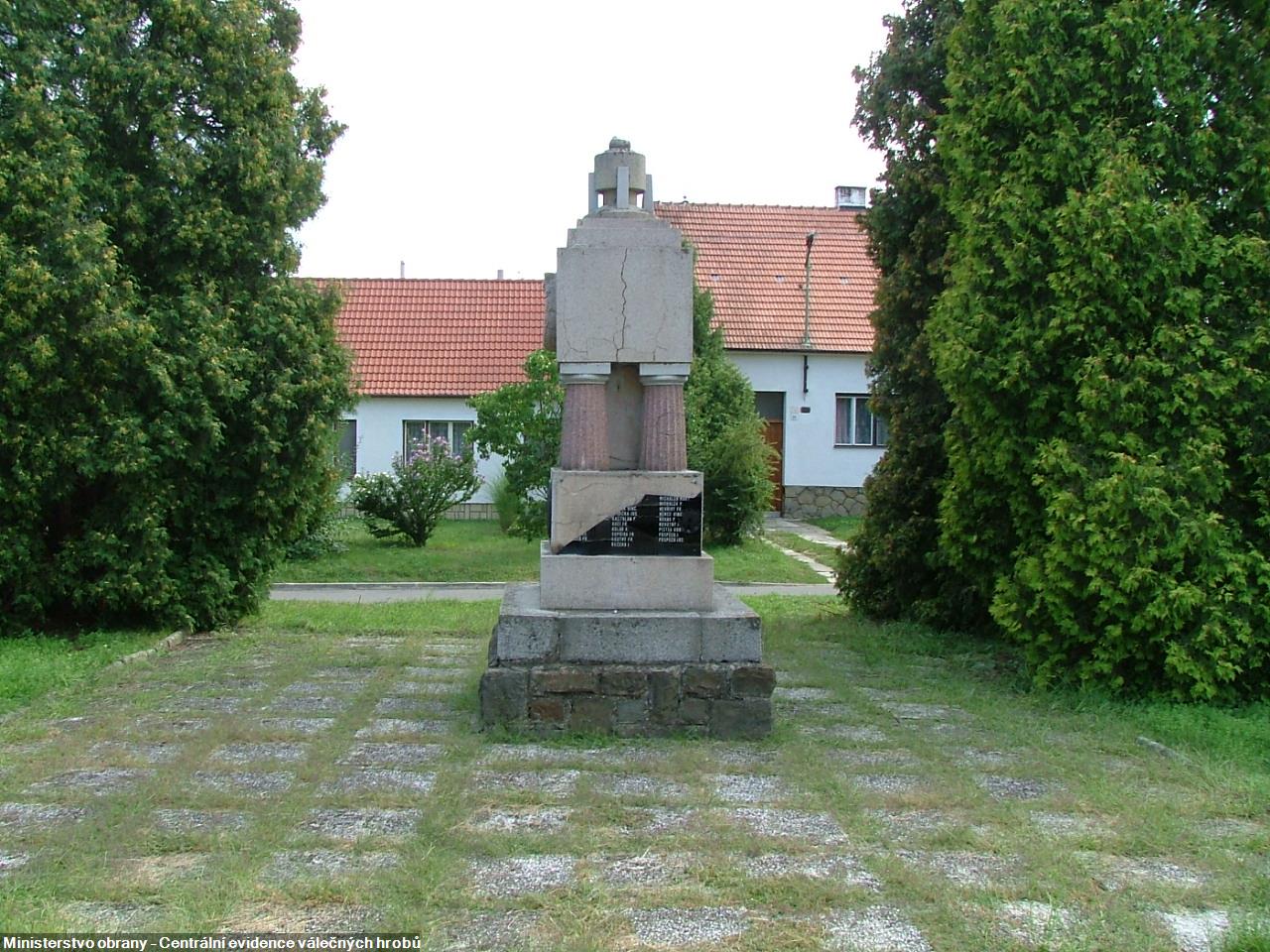 CZE6210-13946