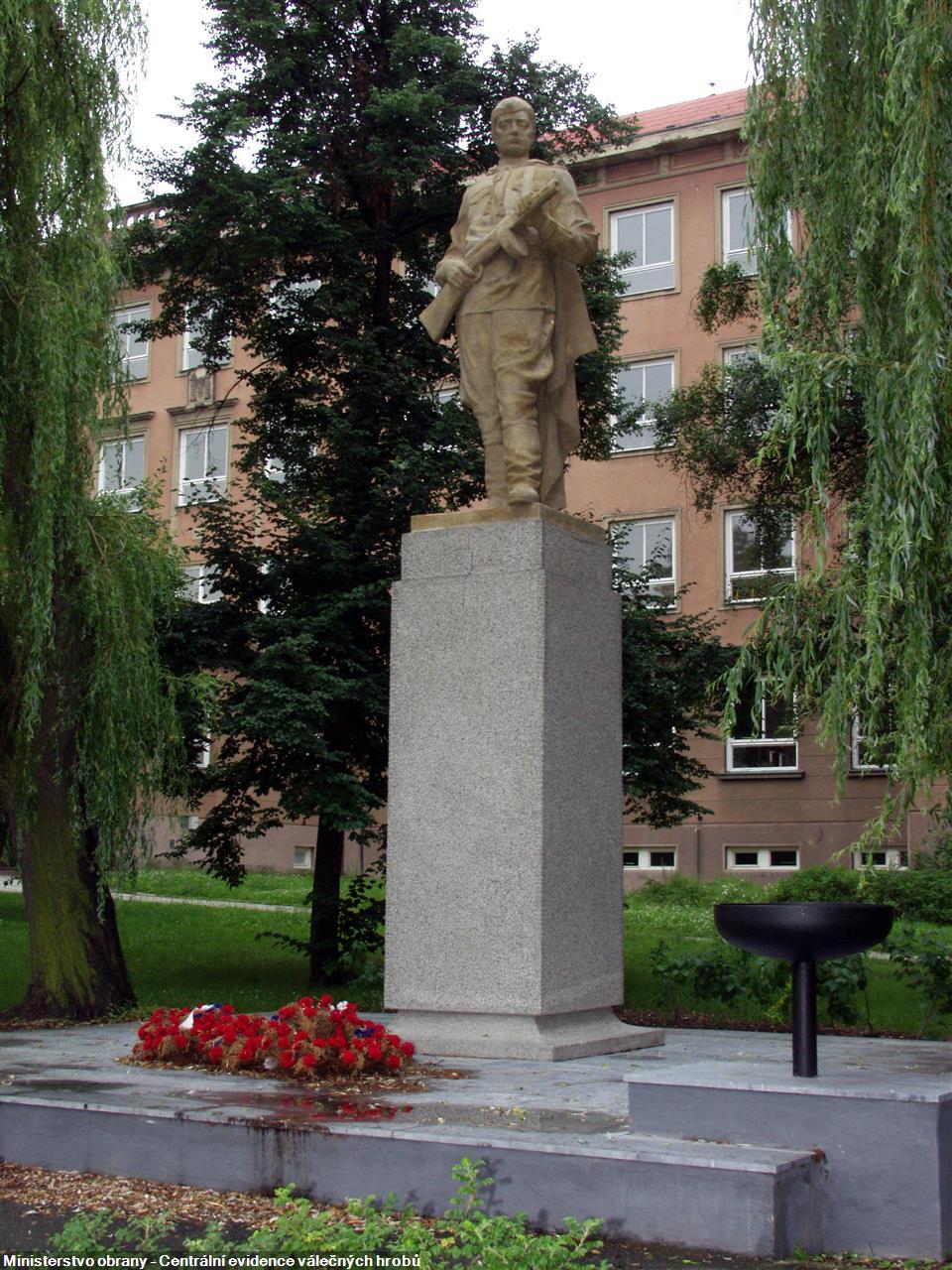 CZE7109-7336